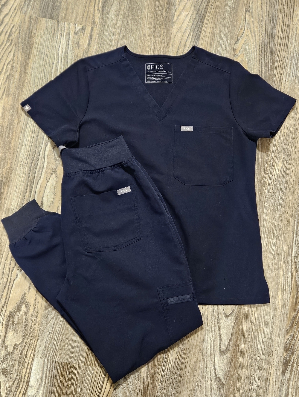 FIGS Navy Scrub Set